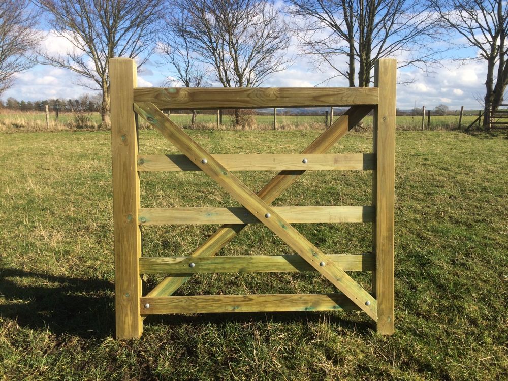 5 Bar Field Country Hand Gate
